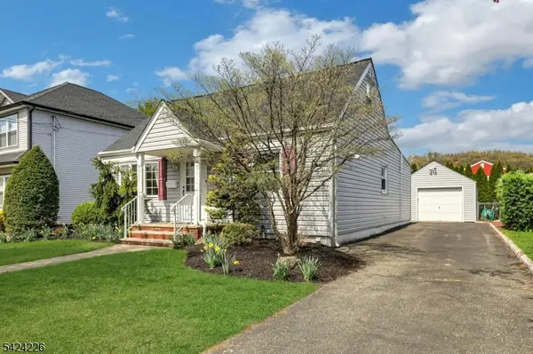 16 Maple Hill Rd, Clifton City, NJ 07013