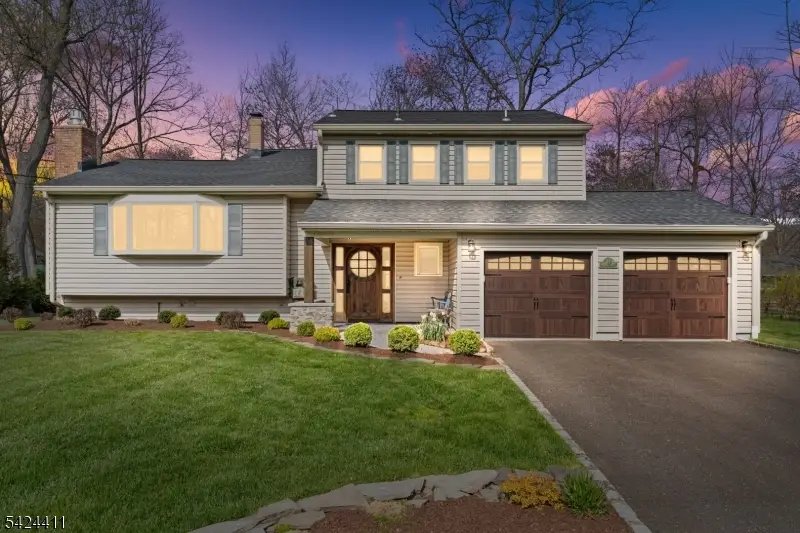 48 Hastings Rd, Berkeley Heights, NJ 07922 - #1