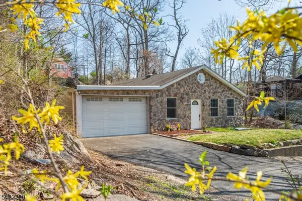 5 Bear Pond Trl, Hopatcong Boro, NJ 07821