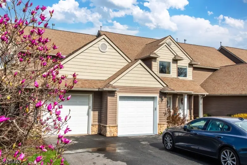 24 Clubhouse Rd, Hardyston, NJ 07419 - #1