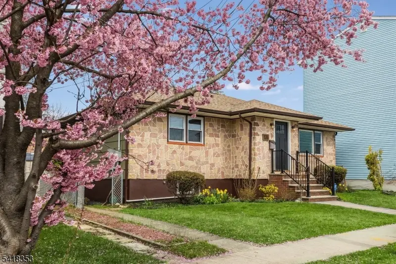 81 Burnett Ave, Maplewood, NJ 07040 - #1