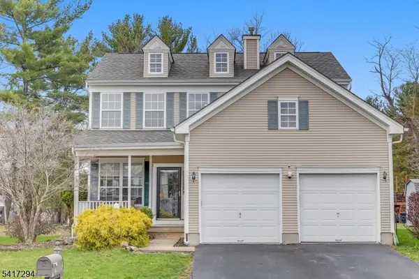 23 Musky Ridge Dr, Hackettstown Town, NJ 07840