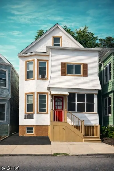 354 Dakota St, Paterson City, NJ 07503