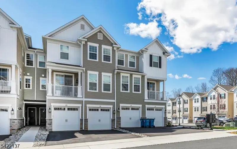 103 Honeysuckle Ln #815, Milford, NJ 07059 - #2