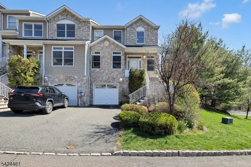 39 Autumn Ridge Rd, Parsippany Troy Hills, NJ 07950 - #2