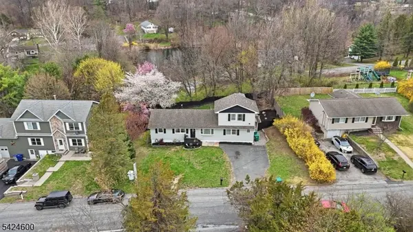 7 Jackson Ave, Vernon Twp., NJ 07462