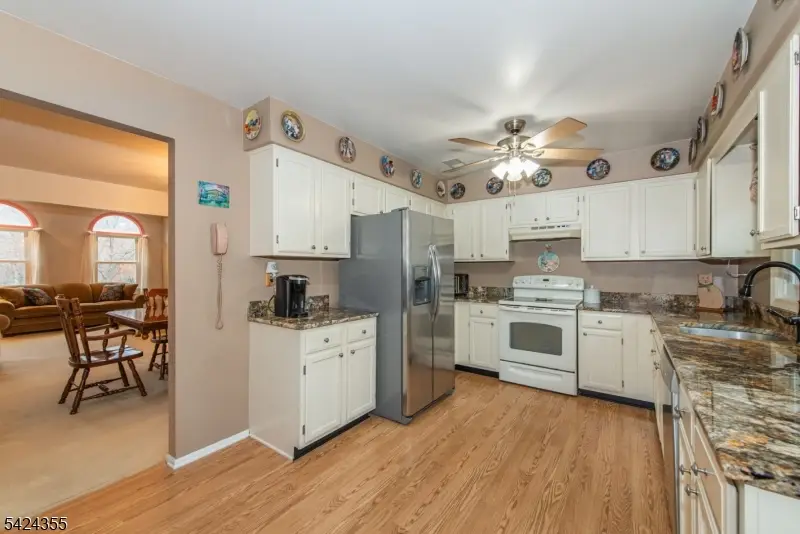 4 Lisa Ct, Succasunna, NJ 07876 - #3