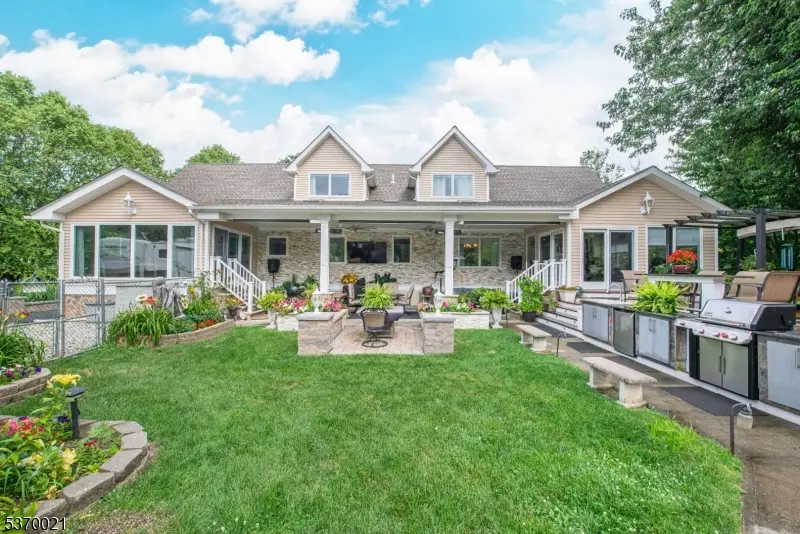 18 Cleary Pl, Fairfield, NJ 07004 - #2