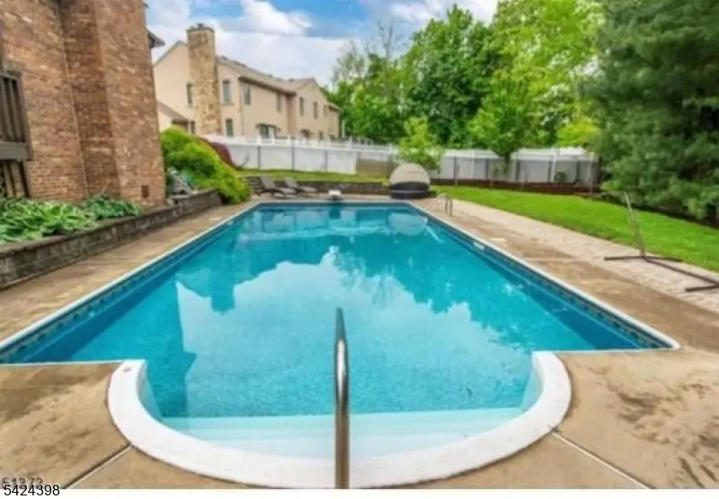 8 Danielle Dr, Preakness, NJ 07470 - #2