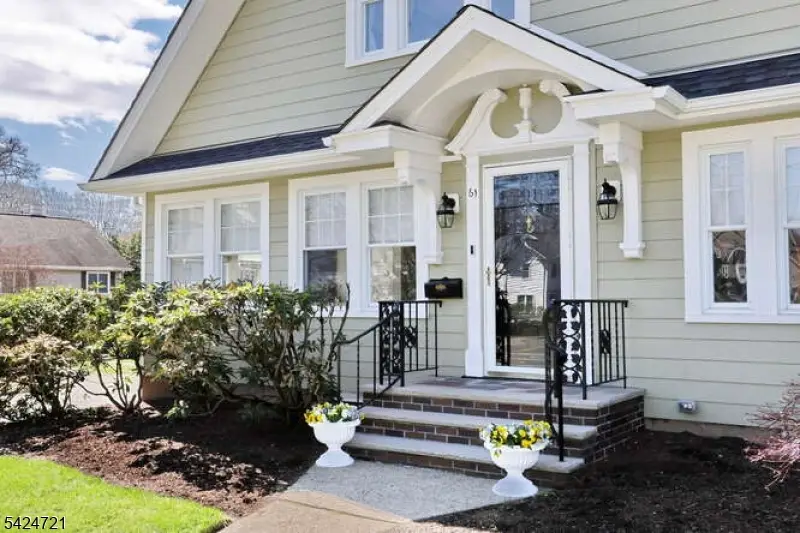 61 Fairview Ave, Glen Rock, NJ 07452 - #2