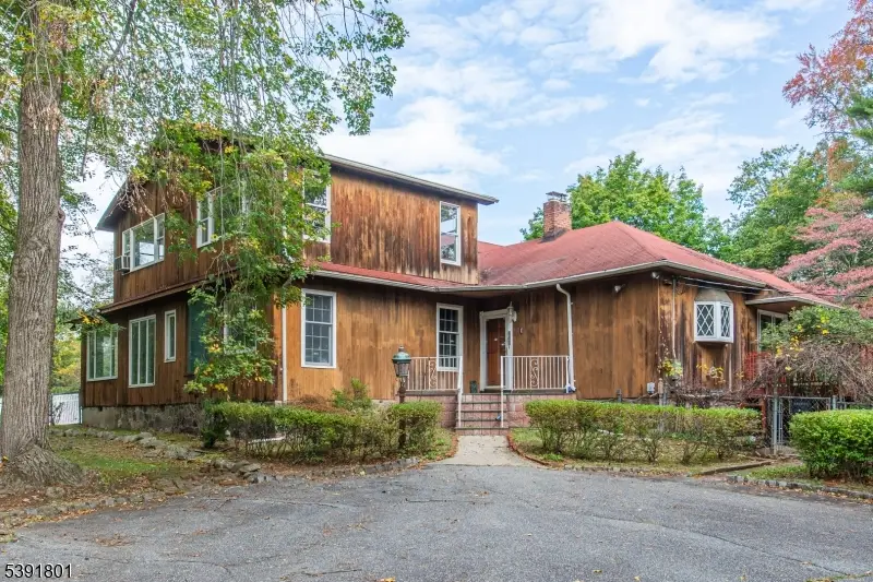 951 N Beverwyck Rd, Lake Hiawatha, NJ 07054 - #1