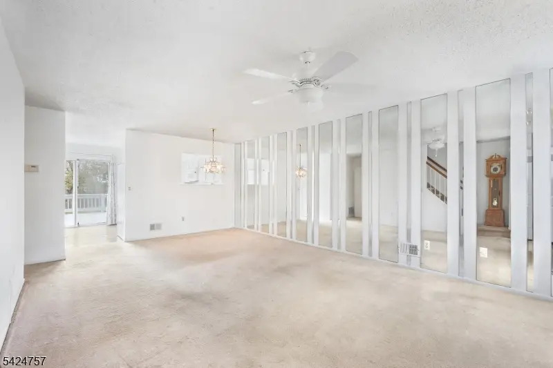 81 Woodland Dr, Roselle, NJ 07203 - #3