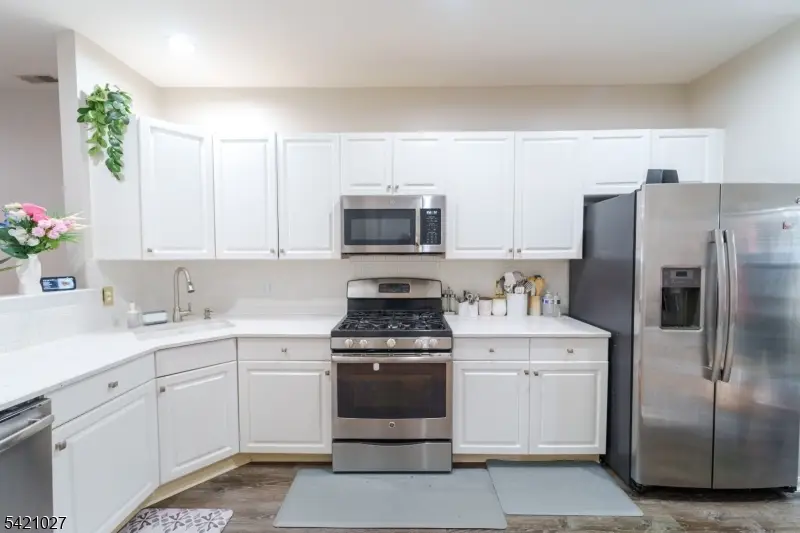 32 Windsor Dr, Lincoln Park, NJ 07035 - #3