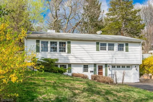 7 North Shore Trl, Sparta Twp., NJ 07871