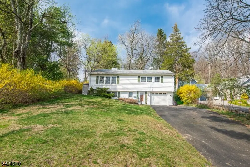 7 North Shore Trl, Lake Mohawk, NJ 07871 - #2