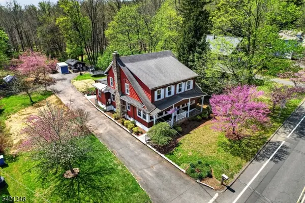 307 Stirling Rd, Watchung Boro, NJ 07069