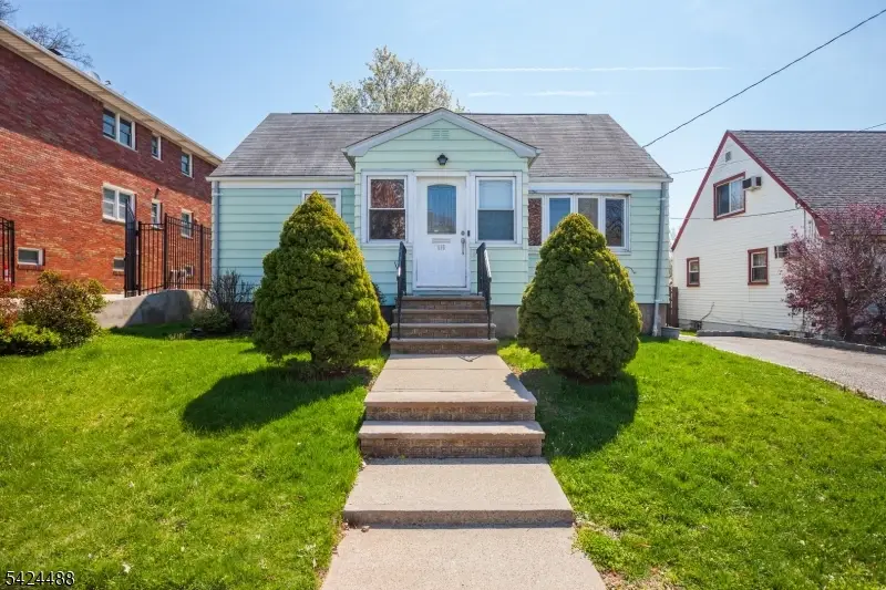 116 E 10th St, Linden, NJ 07036 - #1