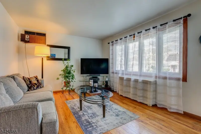 116 E 10th St, Linden, NJ 07036 - #3