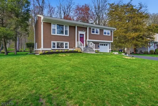 317 Rexland Dr, Boonton Town, NJ 07005