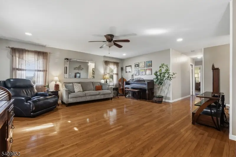 27 Summerall Rd, Franklin, NJ 08873 - #3