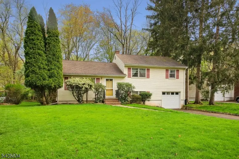 22 Springbrook Rd, Livingston, NJ 07039 - #2