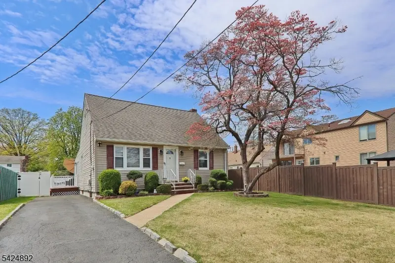 722 Pine St, Roselle Park, NJ 07204 - #2