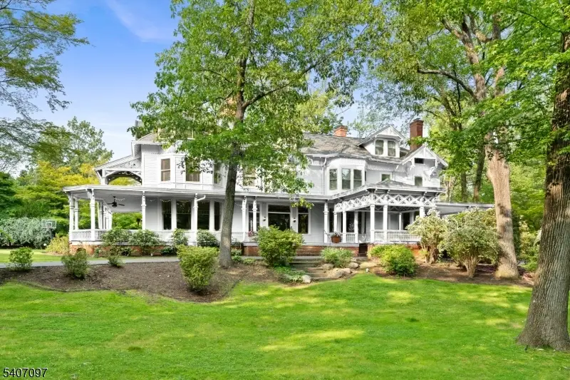 40 Highland Ave, Millburn, NJ 07078 - #1