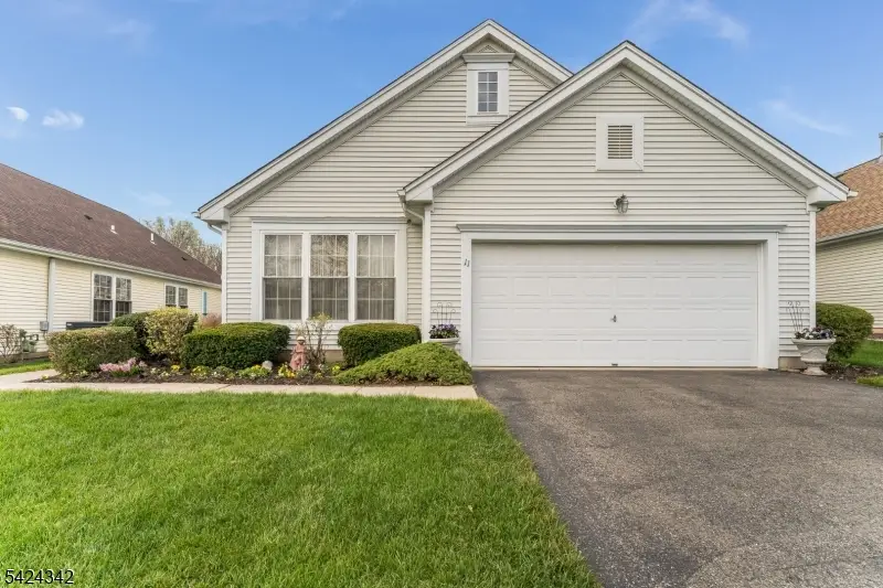 11 Stafford Ln, Brookfield, NJ 07823 - #2