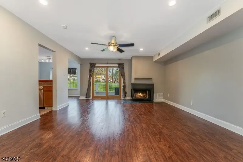 205 Chatsworth Dr, Franklin, NJ 08873 - #3