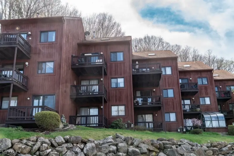 4 Red Lodge Dr #3, Vernon Center, NJ 07462 - #2