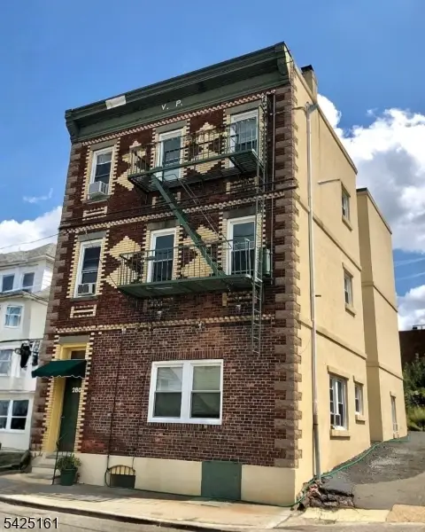 280 Macarthur Ave, Garfield City, NJ 07026