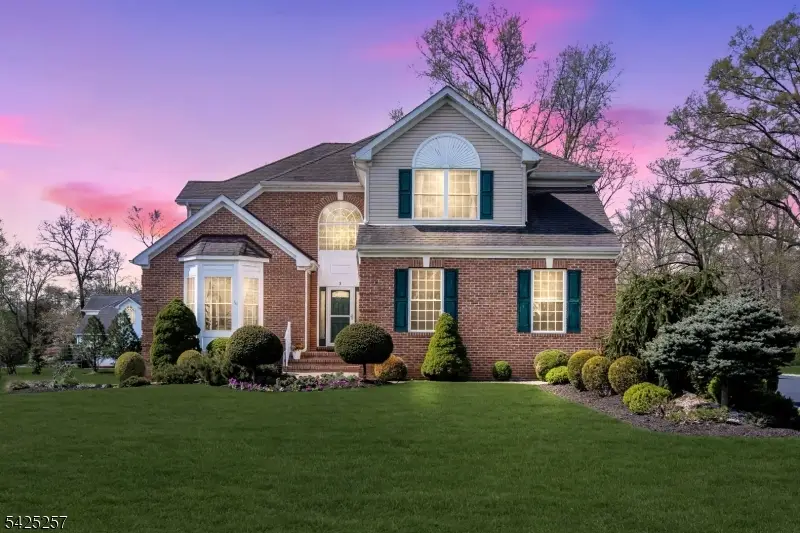 5 Emmons Ct, Bradley Gardens, NJ 08807 - #1