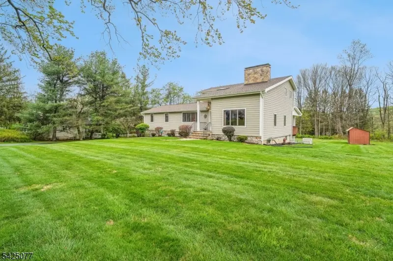 4 Valley Pl, Chester, NJ 07930 - #3