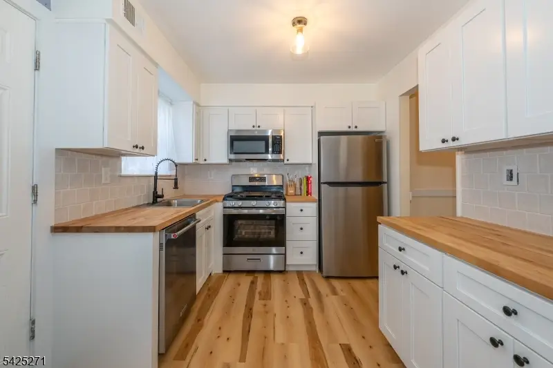 160 Cynthia Dr, Beattystown, NJ 07840 - #1