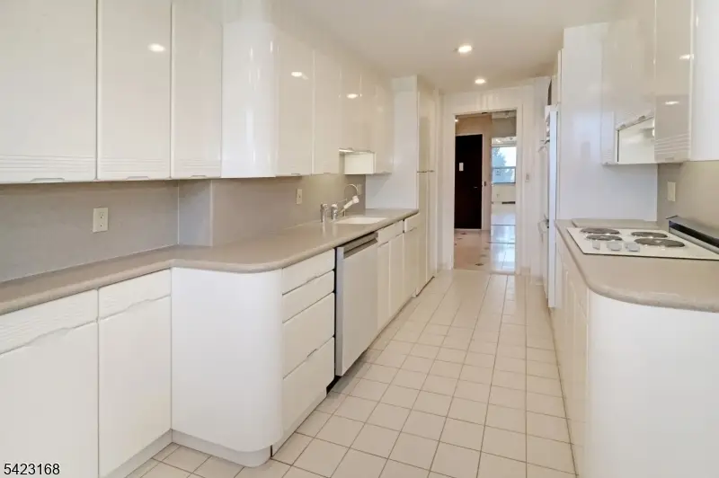 2 Claridge Dr. 1le, Verona, NJ 07044 - #3