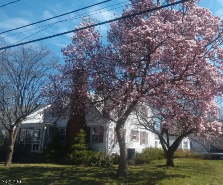 351 Fernwood Ter, Linden, NJ 07036 - #1