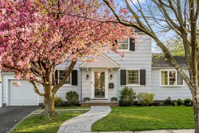 16 Cross Pl, Glen Ridge, NJ 07028 - #3