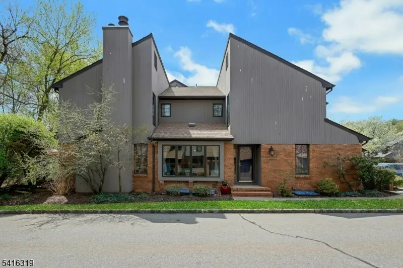 21 Shelley Pl, Morris, NJ 07960 - #1