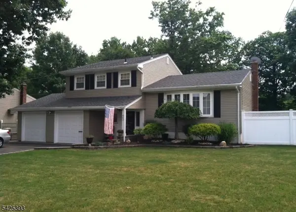 802 Riverbend Dr, Clark Twp., NJ 07066