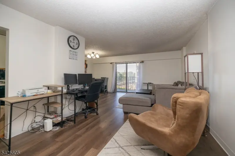 10 N Wood Ave #706, Linden, NJ 07036 - #1