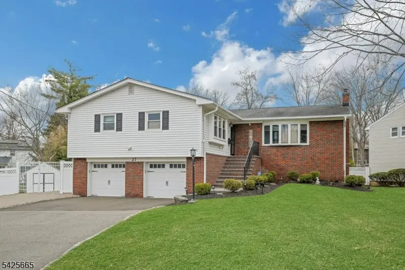 27 Howland Cir, West Caldwell, NJ 07006 - #1