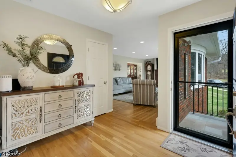 27 Howland Cir, West Caldwell, NJ 07006 - #3