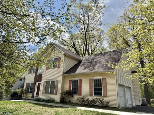 4 Scaletti Ct, Franklin Twp., NJ 08873