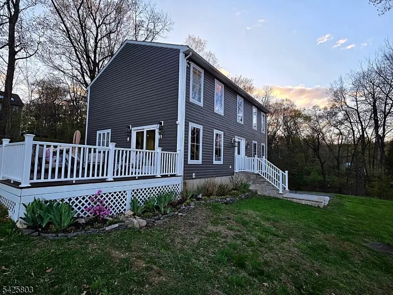 8 Danielle Dr, Liberty, NJ 07838 - #3