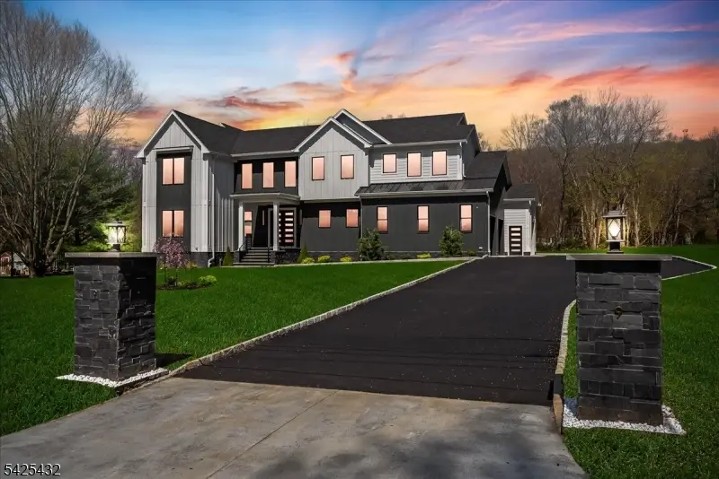 9 Midvale Dr, Warren, NJ 07059 - #1