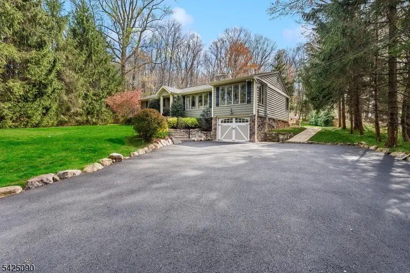 21 Turkey Hill Rd, Montville, NJ 07005 - #1