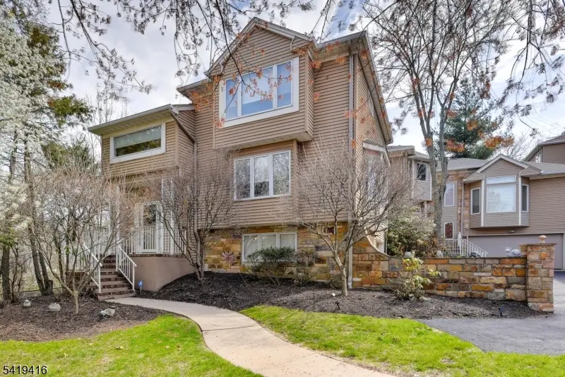 18 Dockery Dr, West Orange, NJ 07052 - #1