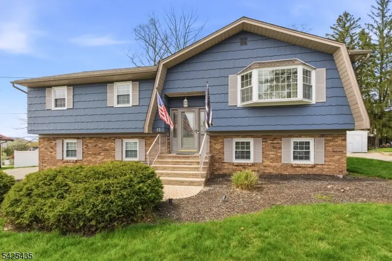 11 Overlook Dr, Rockaway, NJ 07866 - #1