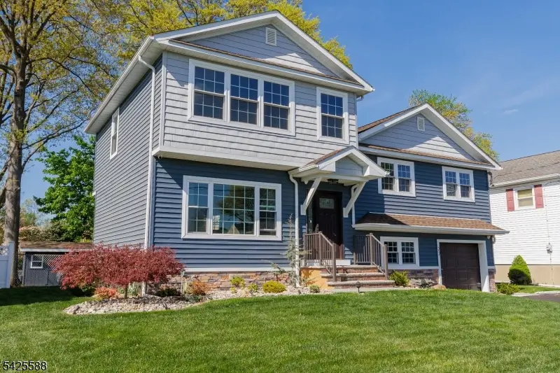 27 Schuyler Dr, Clark, NJ 07066 - #2