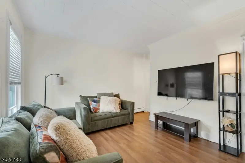 331 1/2 Forest, Kearny, NJ 07032 - #2